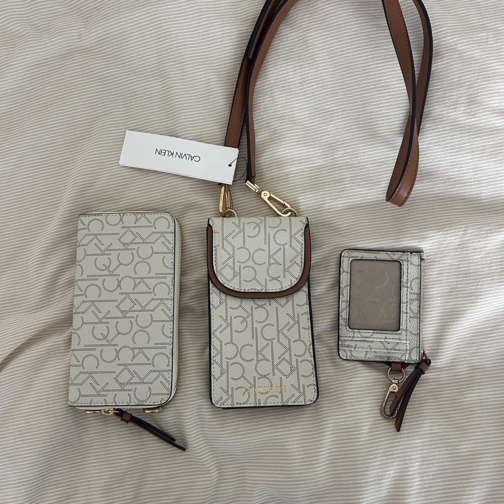 Calvin Klein Cream Wallet Trio